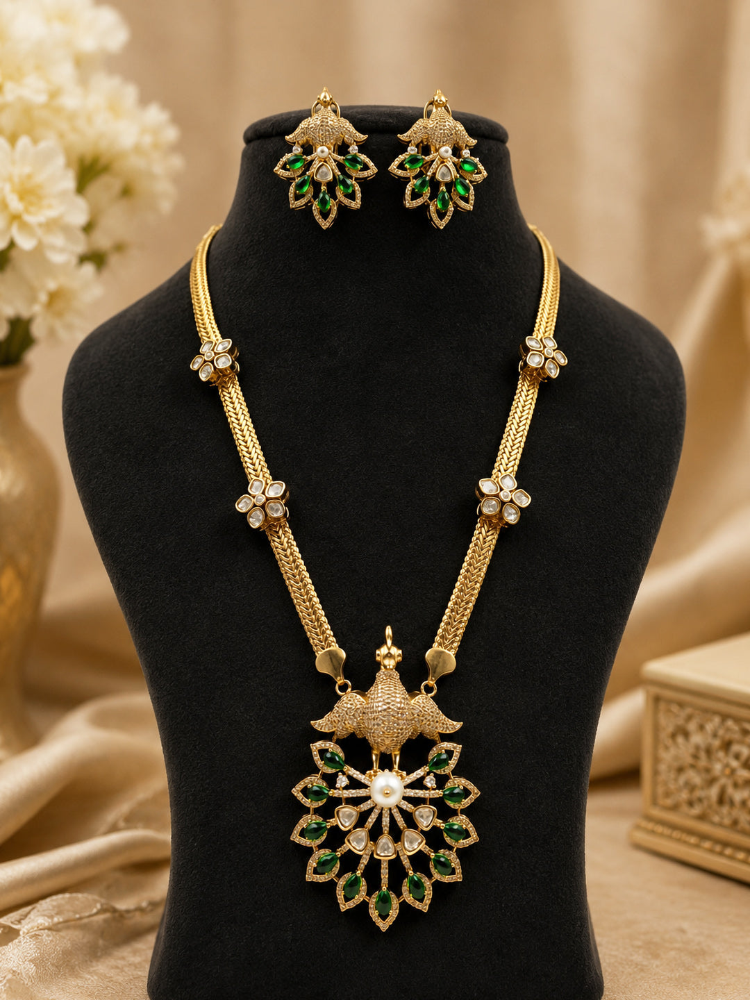 Silver-Plated Emerald Green Doublet Stone Necklace Set with AAA Quality AD & Polki Moissanite