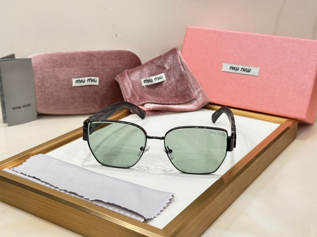 Women’s Luxury Designer Sunglasses  Elegant Style with Premium Finish