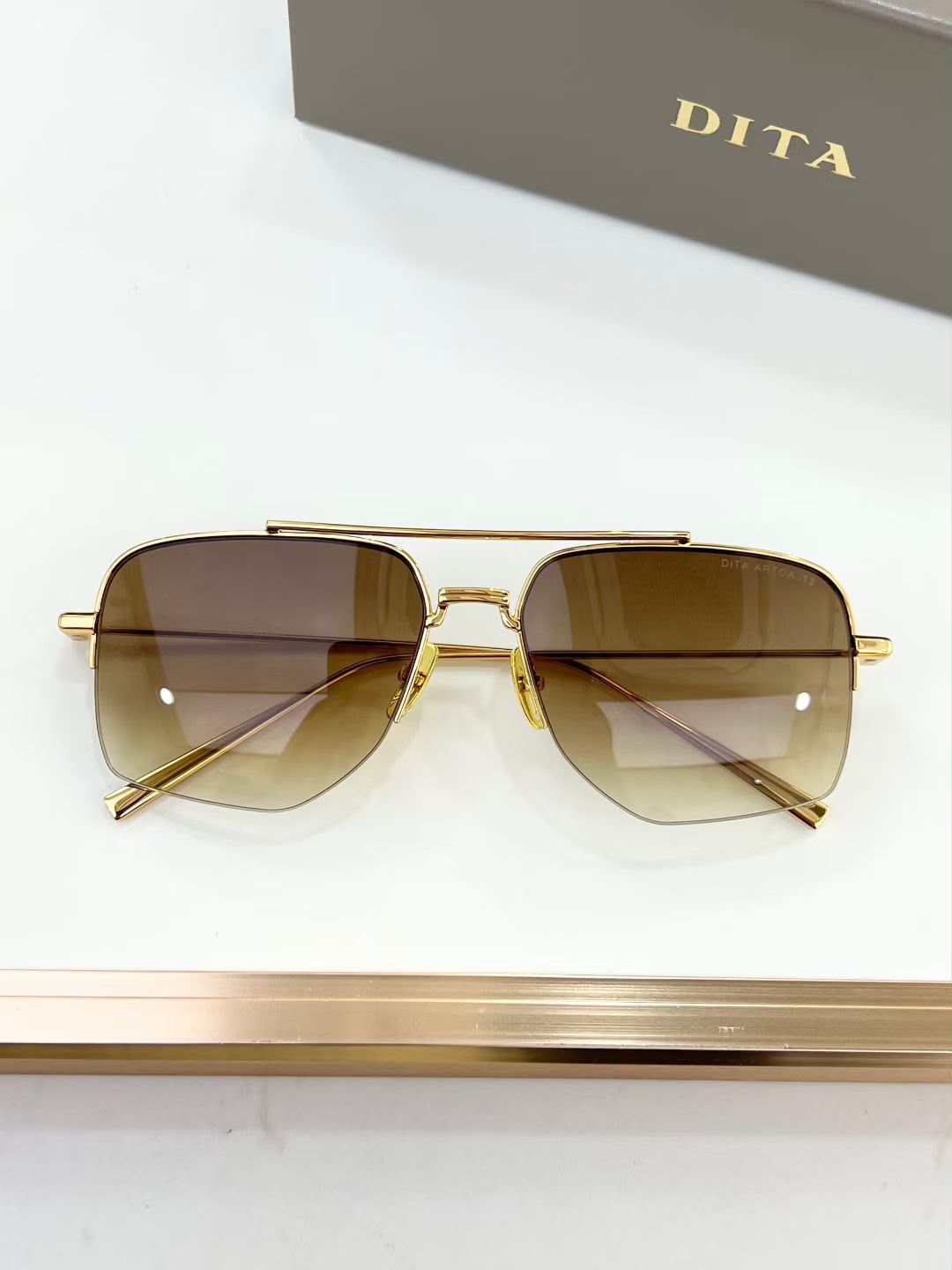 Premium Square Rimless Gradient Sunglasses for Men & Women – Luxury Metal Frame