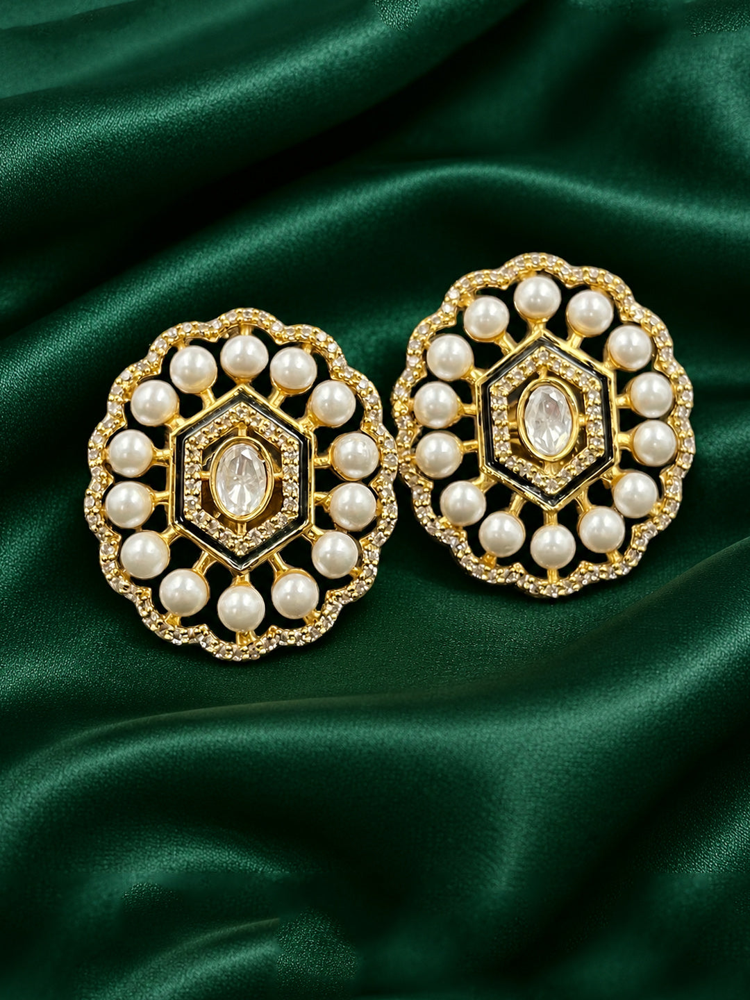 Kundan hexagon earrings surrounded by pearl halo, bridal jewelry by Aurveza